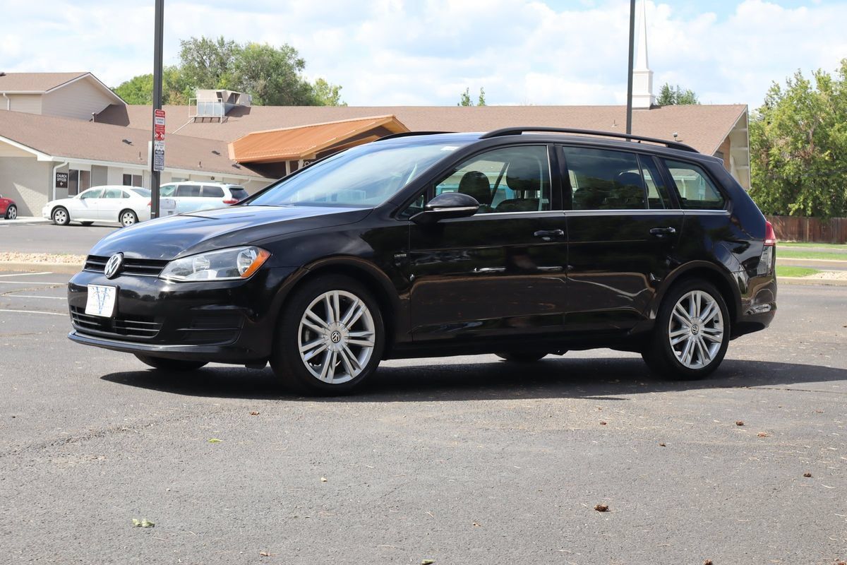 Used 2016 Volkswagen Golf Limited Edition FWD image 11