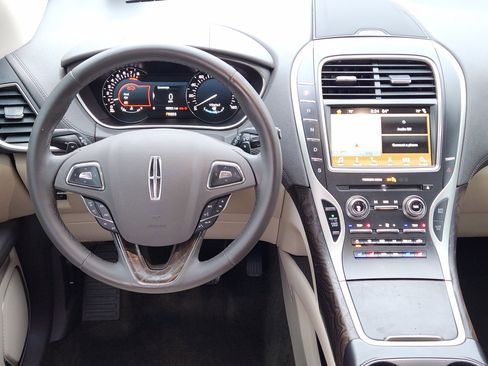 Used 2017 Lincoln MKX Reserve image 37