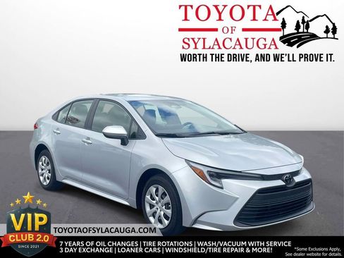 Used 2026 Toyota Corolla LE FWD image 1