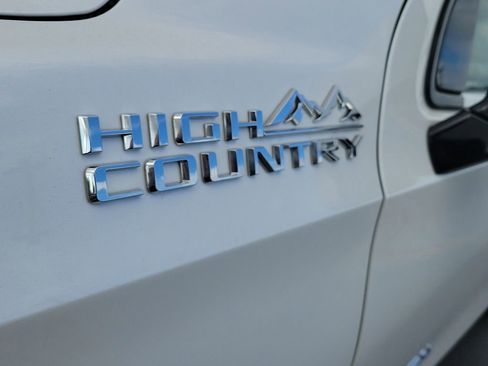 Used 2021 Chevrolet Suburban High Country image 7