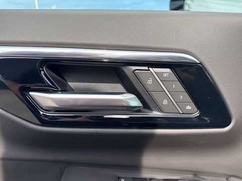 New 2026 Chevrolet Suburban RST w/ RST Capability Package AWD/4WD image 11
