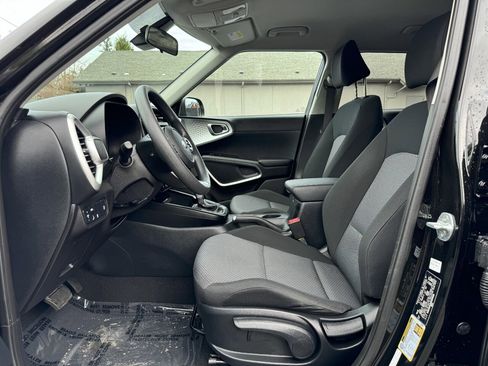 Used 2022 Kia Soul LX w/ Technology Package image 11