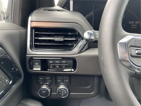 Used 2025 GMC Yukon Denali AWD/4WD image 20