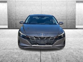 Used 2023 Hyundai Elantra SEL w/ Convenience Package FWD video 2