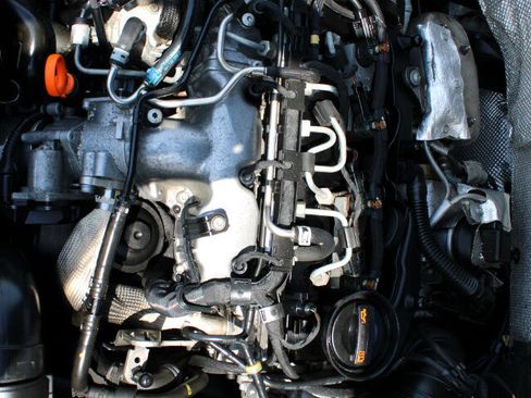 Used 2013 Volkswagen Passat TDI SE image 29