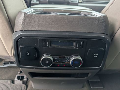 Used 2020 Ford Expedition Limited image 27