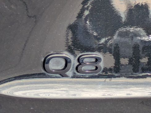 Used 2024 Audi Q8 e-tron Premium Plus w/ Premium Plus Package image 34