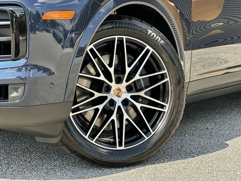 New 2025 Porsche Cayenne Coupe image 14