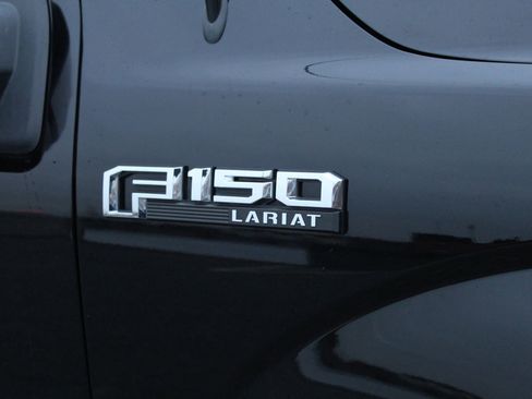 Used 2017 Ford F150 Lariat w/ Trailer Tow Package image 35