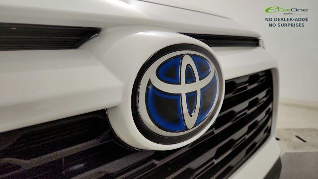 Used 2021 Toyota RAV4 XLE Premium AWD/4WD image 29