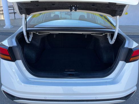 Used 2025 Nissan Altima 2.5 SV image 30