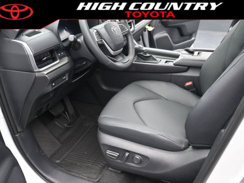 New 2026 Toyota Grand Highlander XLE FWD image 12