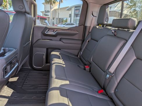 New 2026 GMC Sierra 1500 SLT w/ SLT Premium Plus Package AWD/4WD image 17