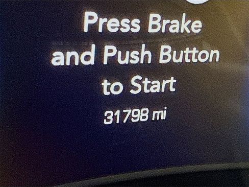 Used 2023 Chrysler 300 Touring L w/ Popular Equipment Group image 5