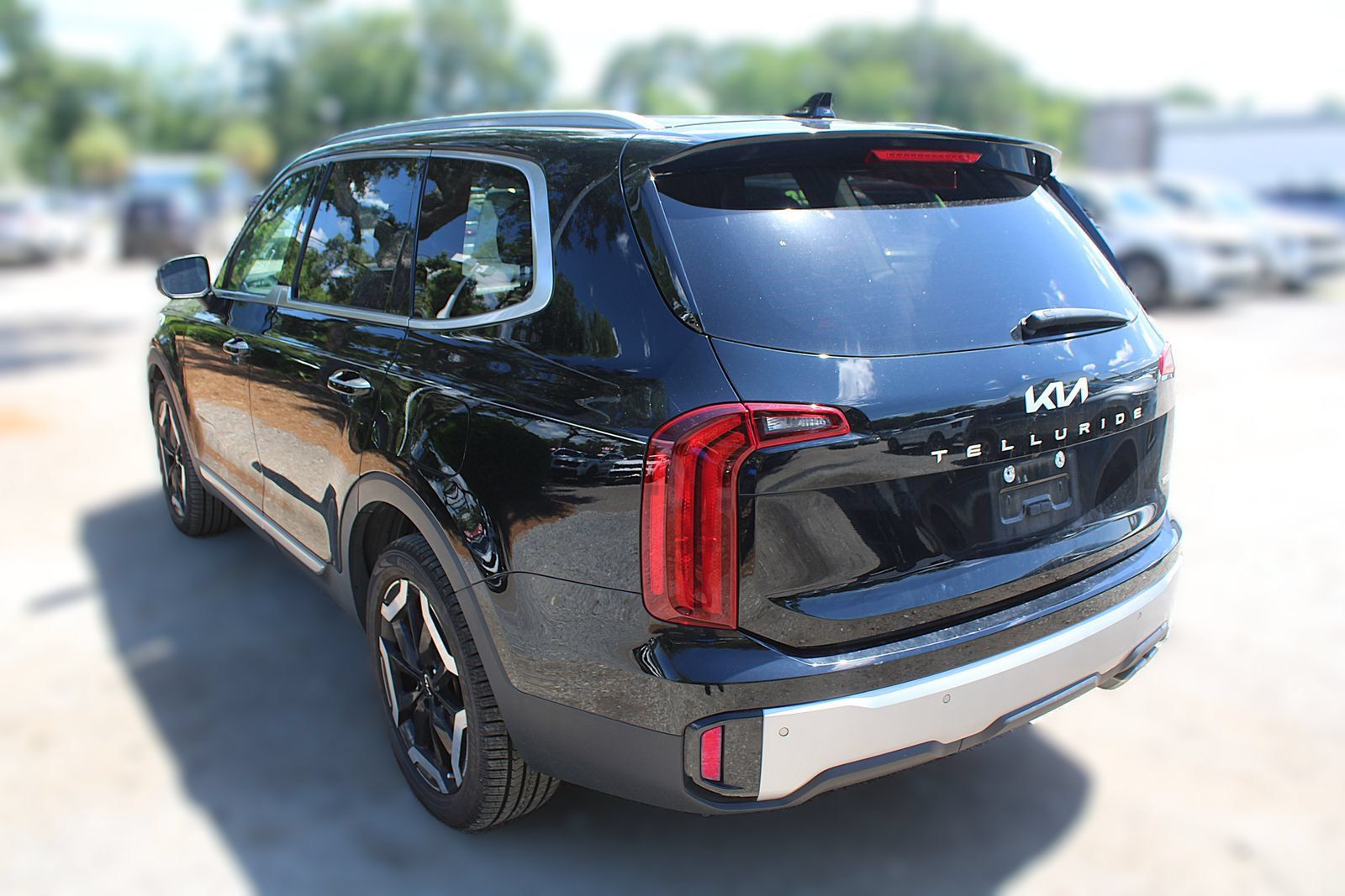Certified 2023 Kia Telluride S w/ S Sunroof Package AWD/4WD image 12