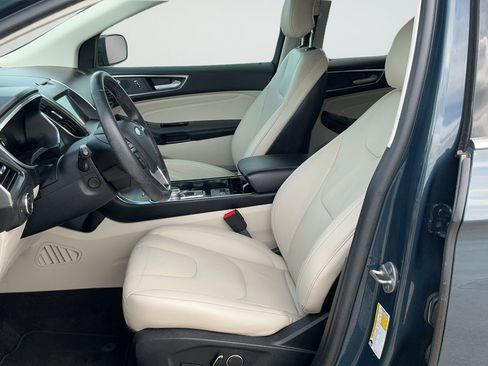 Used 2019 Ford Edge Titanium FWD image 17