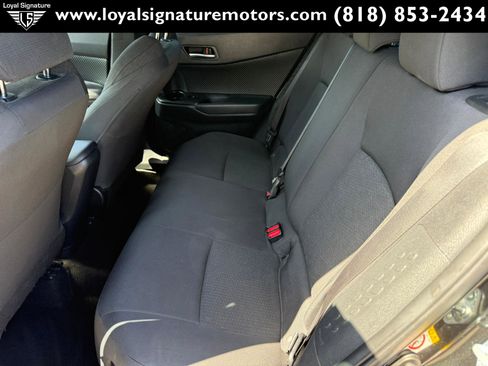 Used 2018 Toyota C-HR XLE FWD image 12