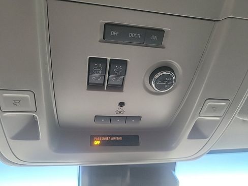 Used 2017 Chevrolet Suburban Premier image 27