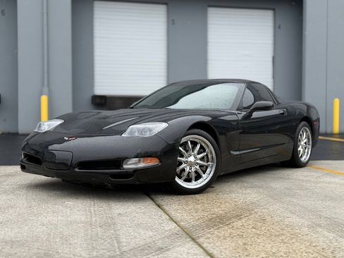 Used 1998 Chevrolet Corvette Coupe w/ Memory Pkg image 7