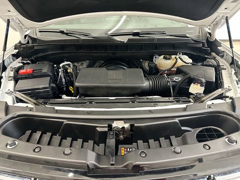 Used 2024 Chevrolet Suburban Premier image 36