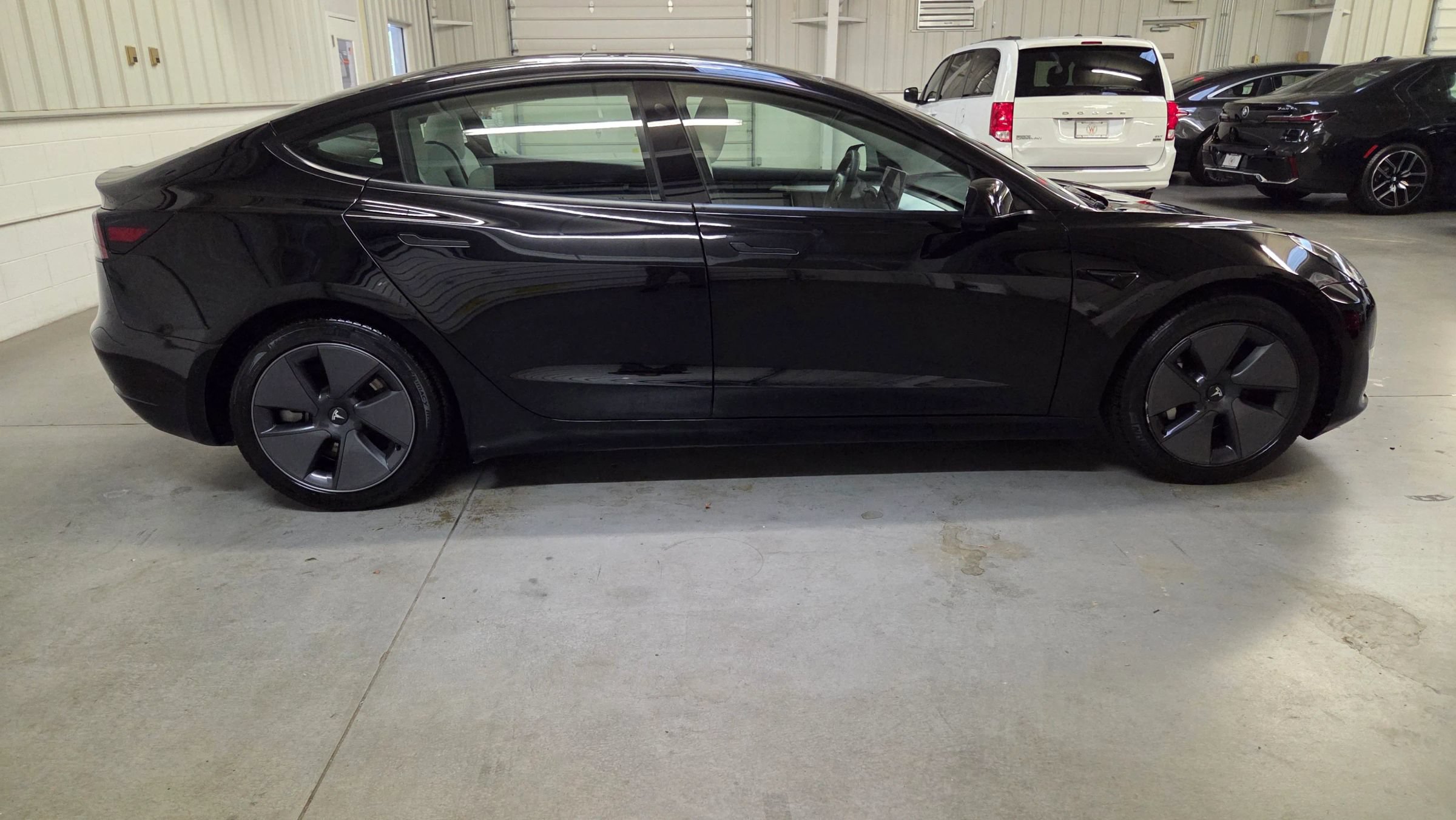 Used 2022 Tesla Model 3 Long Range AWD/4WD image 9