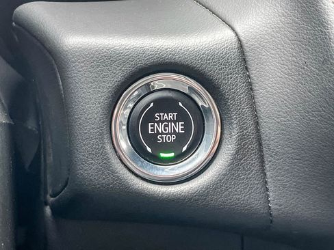 Used 2023 Chevrolet Suburban Premier image 25