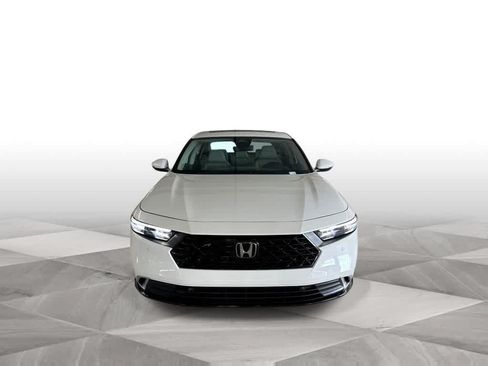 Used 2023 Honda Accord Touring image 3