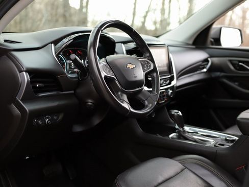 Used 2018 Chevrolet Traverse Premier w/ Driver Confidence II Package image 9