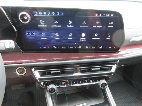 Certified 2025 Chevrolet Traverse Z71 w/ LPO, Floor Liner Package AWD/4WD image 32