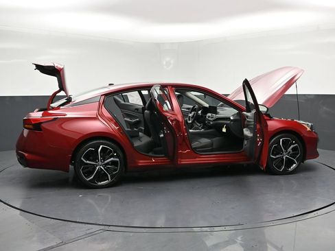 New 2026 Nissan Altima 2.5 SR FWD image 34