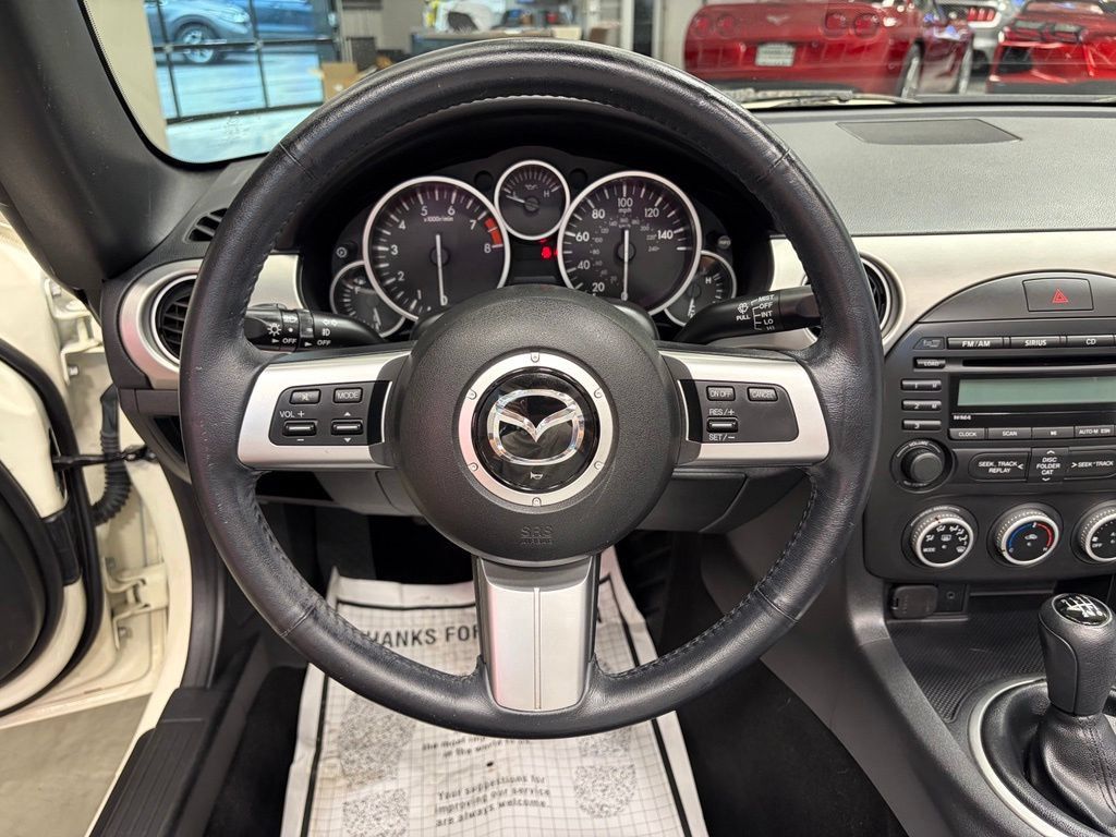 Used 2009 MAZDA MX-5 Miata Touring w/ Suspension Pkg RWD image 10