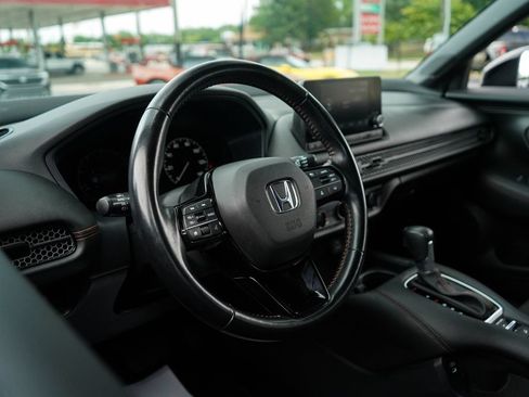 Used 2025 Honda HR-V Sport image 5