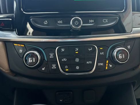 Certified 2023 Chevrolet Traverse Premier FWD image 24