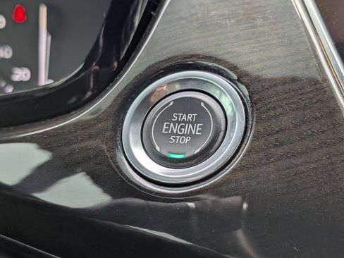 Used 2022 Cadillac XT6 Premium Luxury w/ Technology Package image 32