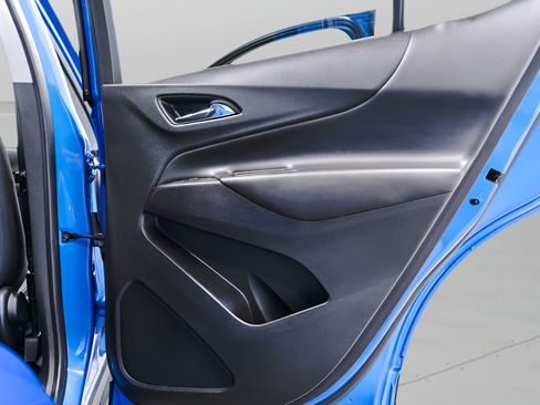 Used 2024 Chevrolet Equinox LT w/ LPO, Floor Liner Package FWD image 34