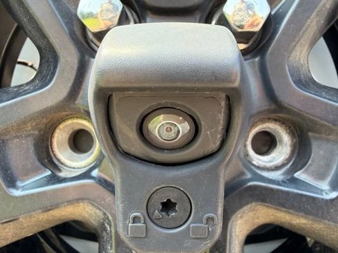 Used 2020 Jeep Wrangler Sport AWD/4WD image 5