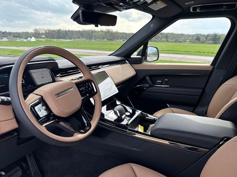 New 2026 Land Rover Range Rover Sport Dynamic SE AWD/4WD image 12
