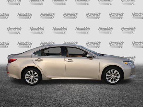 Used 2014 Lexus ES 300h w/ Premium Package w/Bamboo Trim image 10