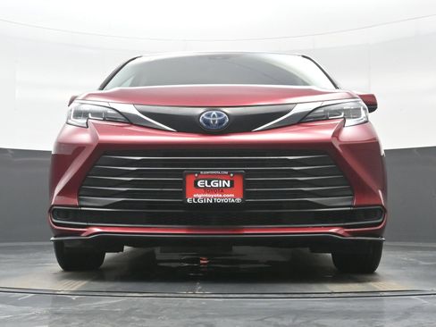 Used 2021 Toyota Sienna LE image 28