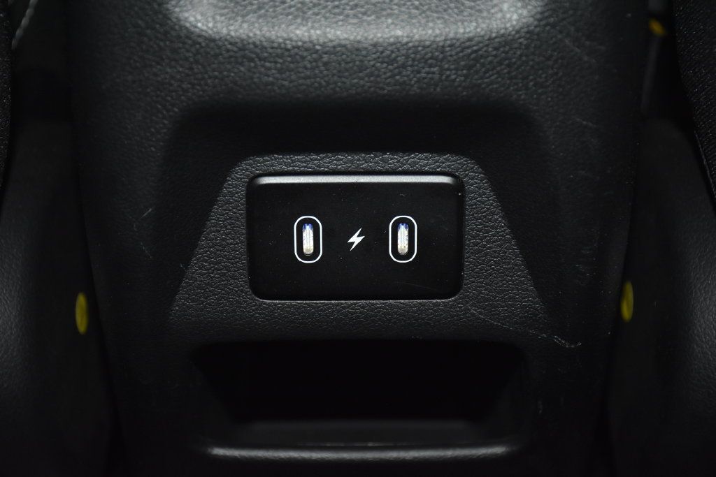 Certified 2025 Hyundai Venue SEL FWD image 31