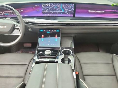 Used 2026 Cadillac Escalade Sport w/ LPO, ONYX Package AWD/4WD image 95