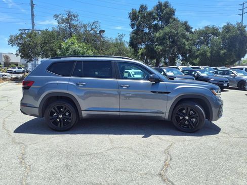 Certified 2023 Volkswagen Atlas SEL R-Line AWD/4WD image 4