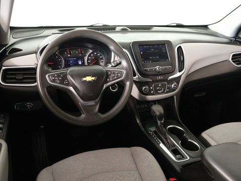 Used 2022 Chevrolet Equinox LT FWD image 2