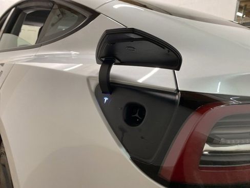 Used 2023 Tesla Model 3 Standard Range image 94