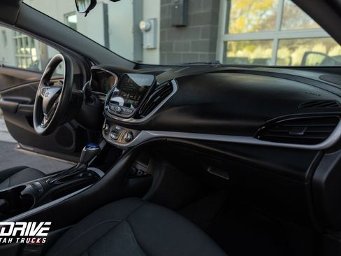 Used 2018 Chevrolet Volt LT image 12