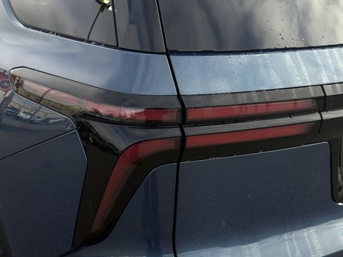 New 2026 Chevrolet Traverse Z71 w/ Driver Confidence Package image 38