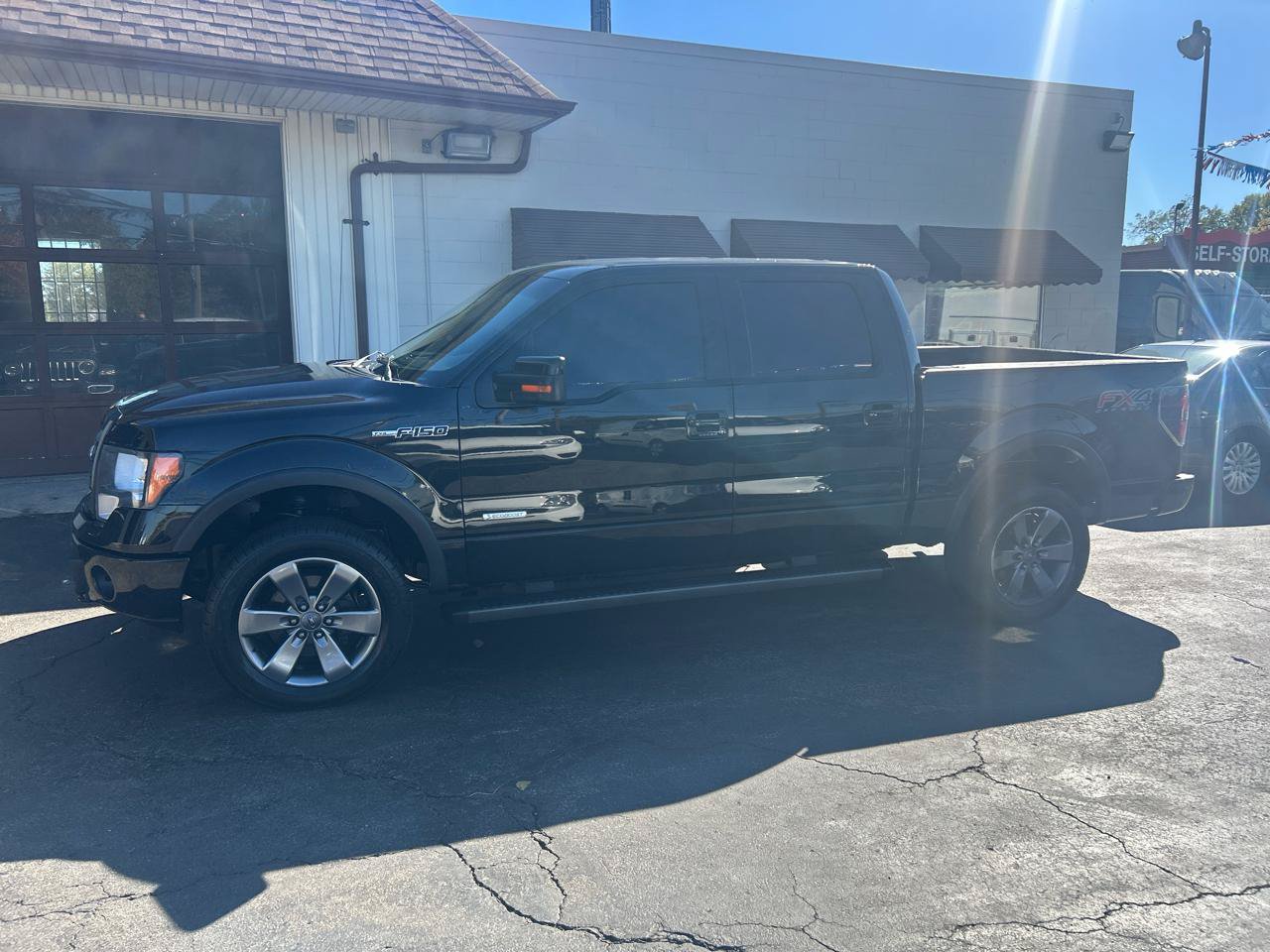 Used 2013 Ford F150 FX4 w/ Mid Equipment Group AWD/4WD image 2