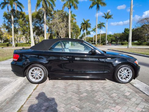 Used 2011 BMW 128i Convertible RWD image 40