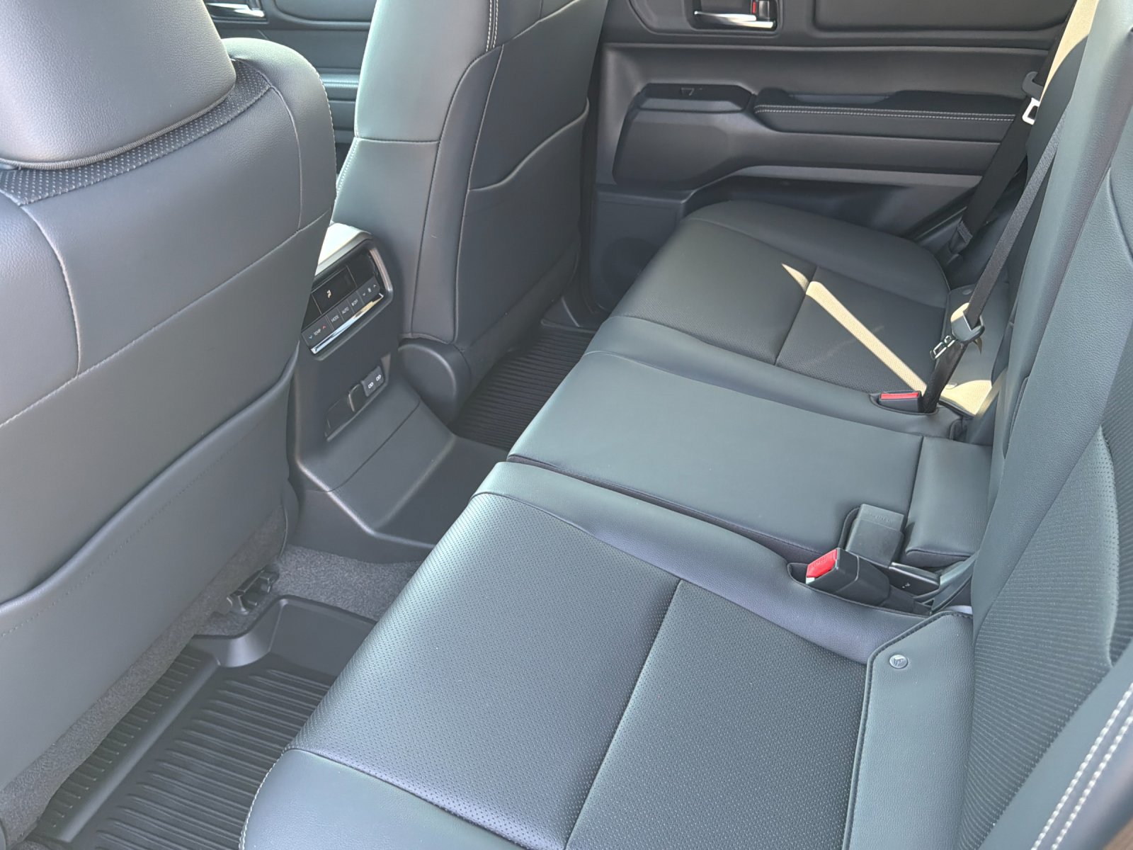 Used 2027 Toyota Land Cruiser AWD/4WD image 9