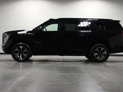 Used 2025 GMC Yukon XL AT4 AWD/4WD image 7